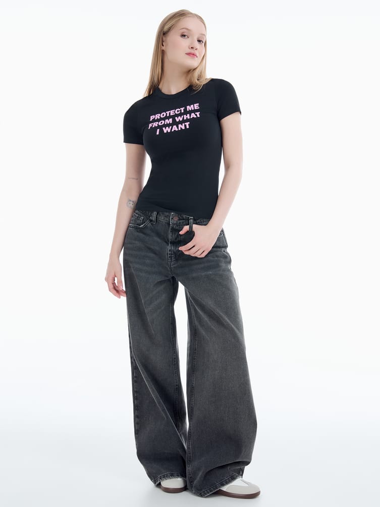 Футболка приталенная с надписью