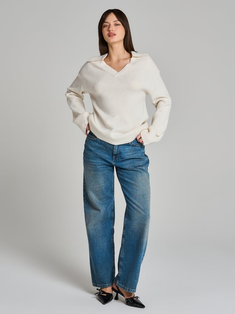 Вязаный пуловер с воротником