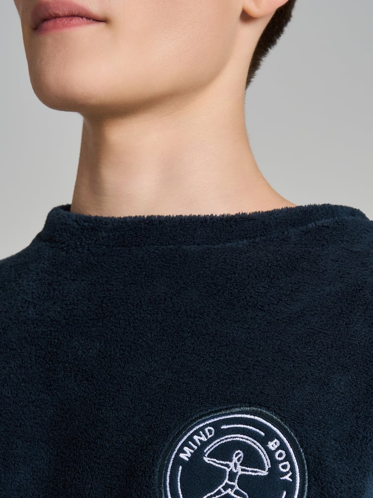 Пижама плюшевая со спортивной нашивкой и брюками