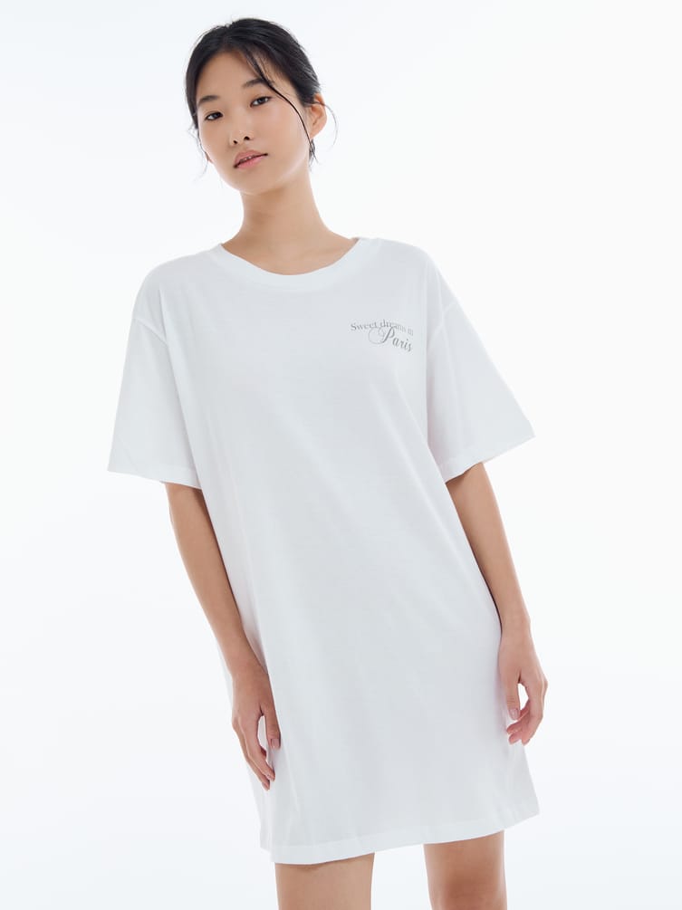 Ночная сорочка с надписью Sweet dreams in Paris