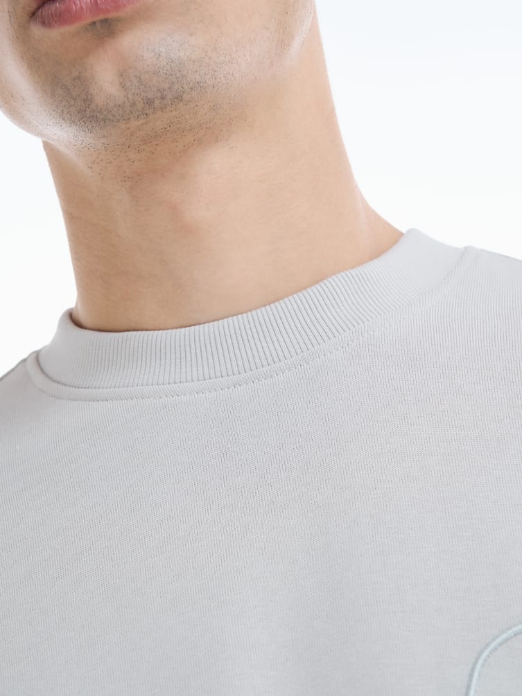 Свитшот оверсайз с вышивкой надписи