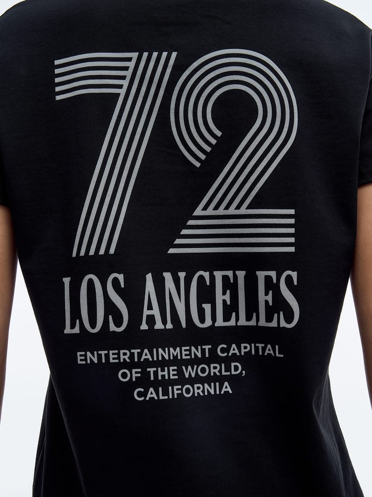 Футболка с надписью Los Angeles на спине