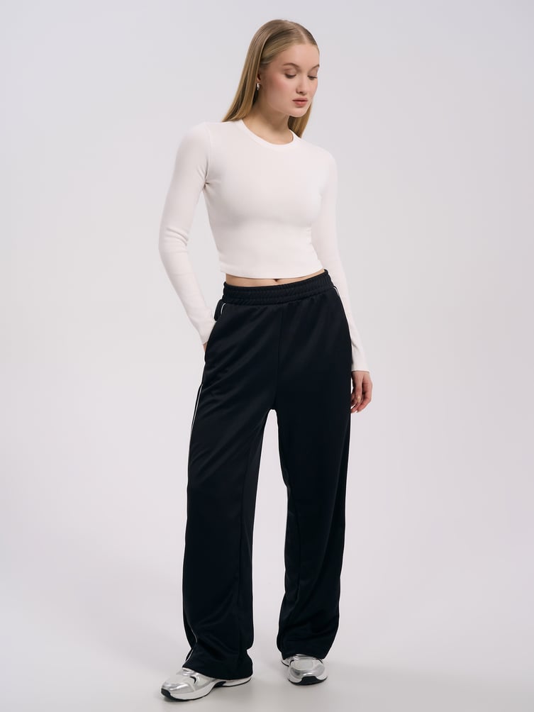 Спортивные брюки с лампасами