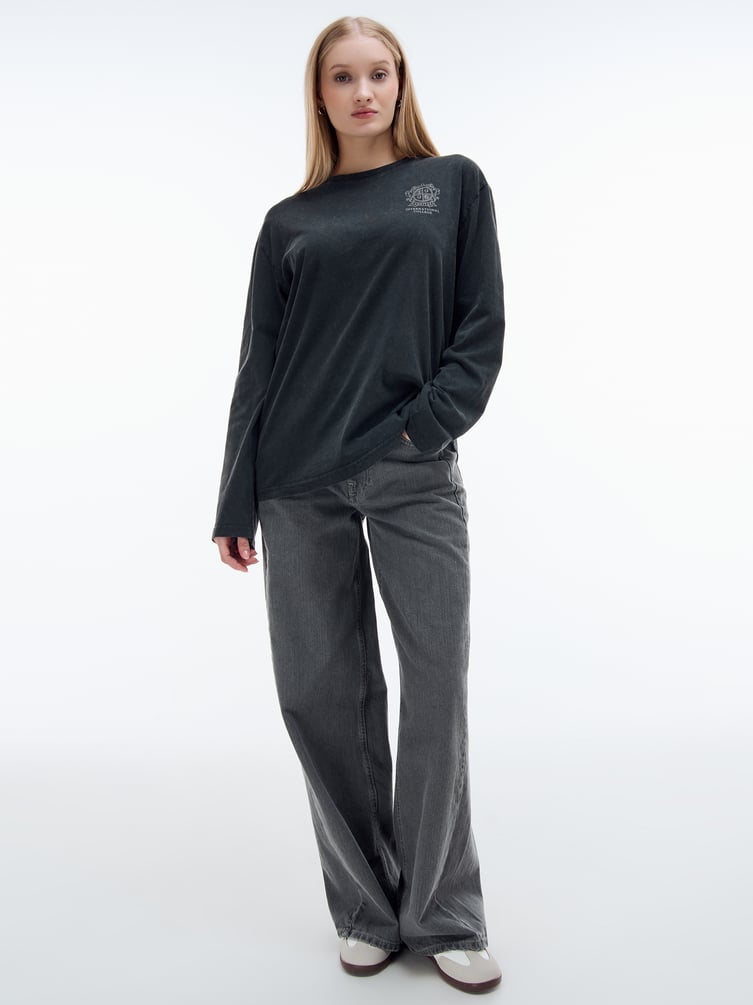 Лонгслив с принтом International College