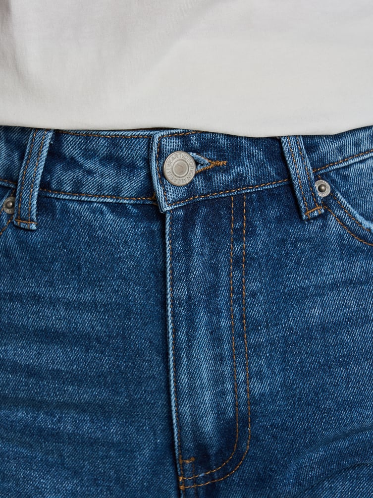 Джинсы прямые с потертостями