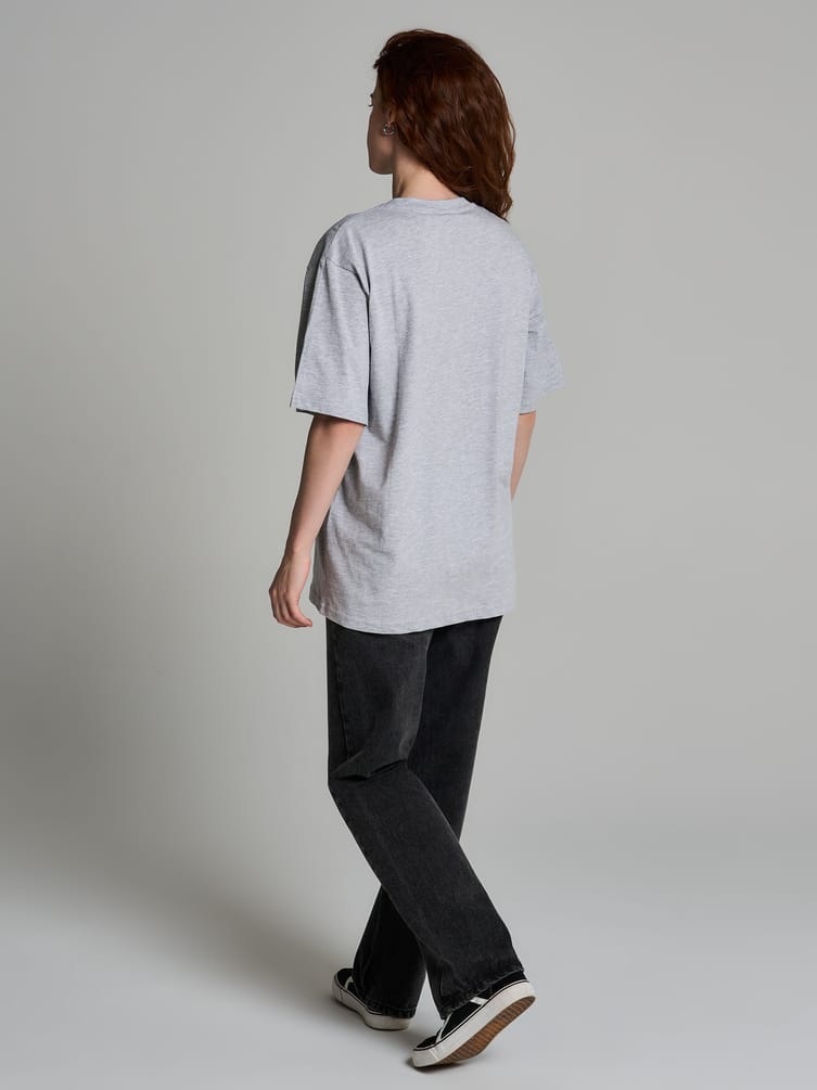 Хлопковая футболка оверсайз с вышивкой надписи