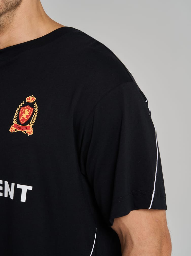 Футболка с надписью Confident