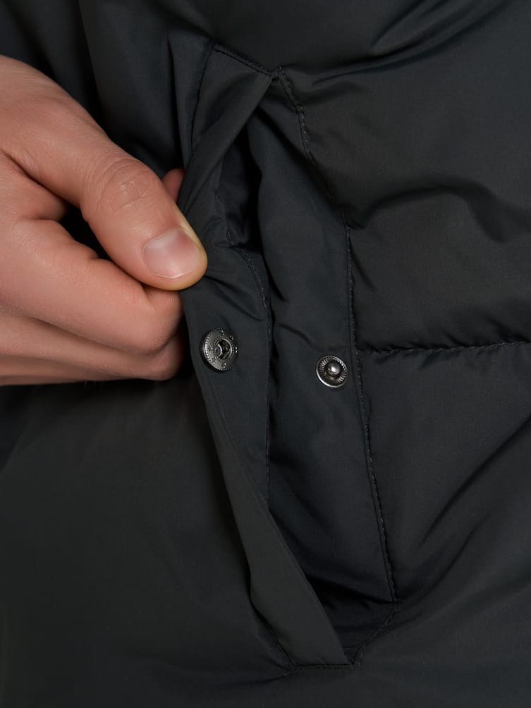 Демисезонный жилет на синтепоне без капюшона