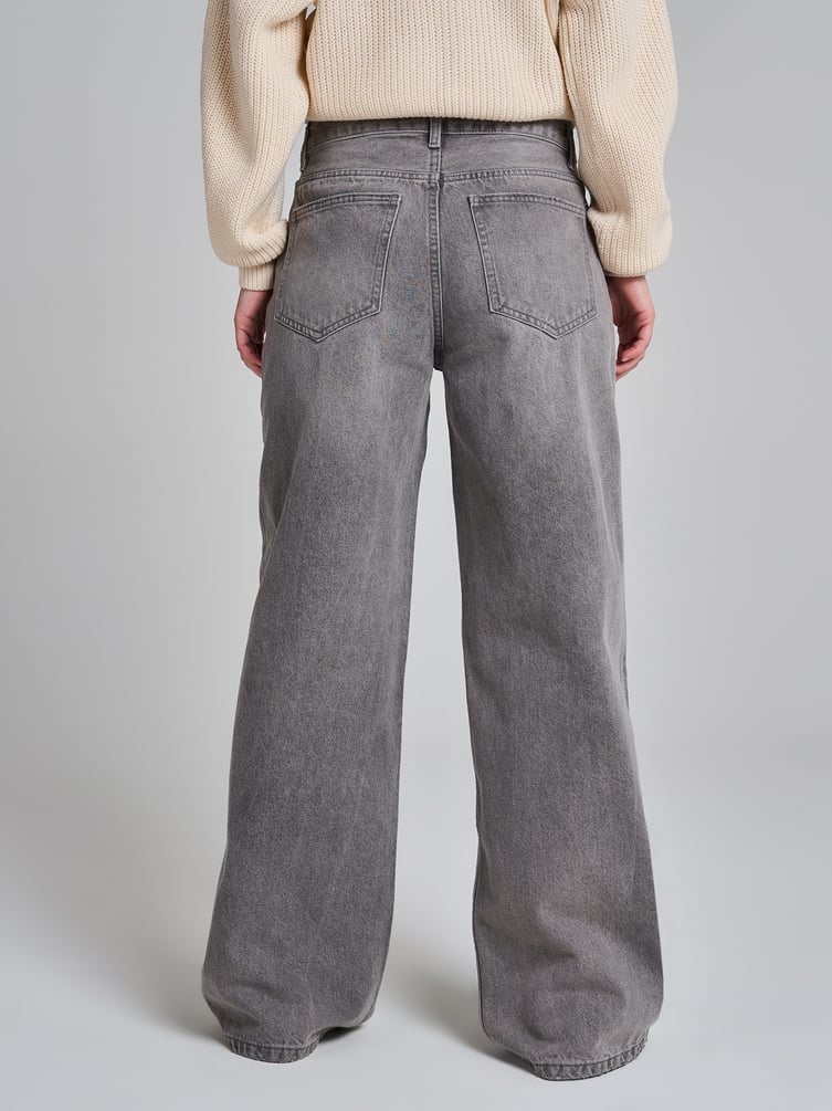 Джинсы широкие с вареным эффектом