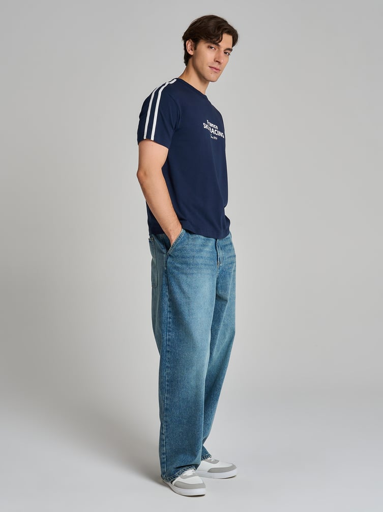 Футболка спортивная с надписью и лампасами