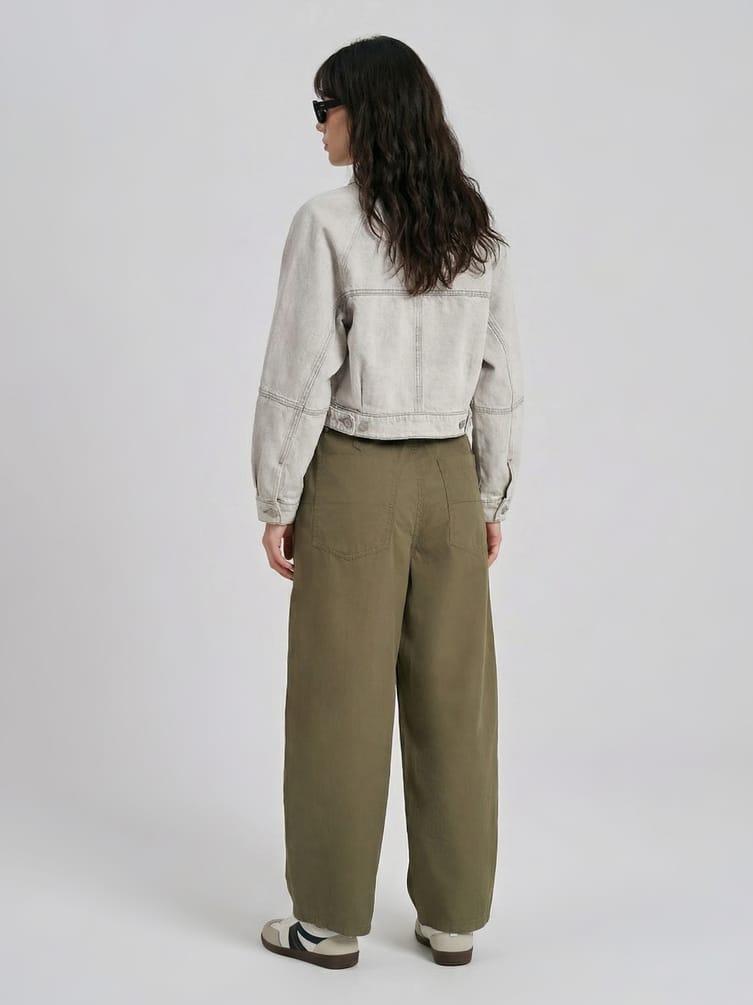 Брюки-бананы с защипами