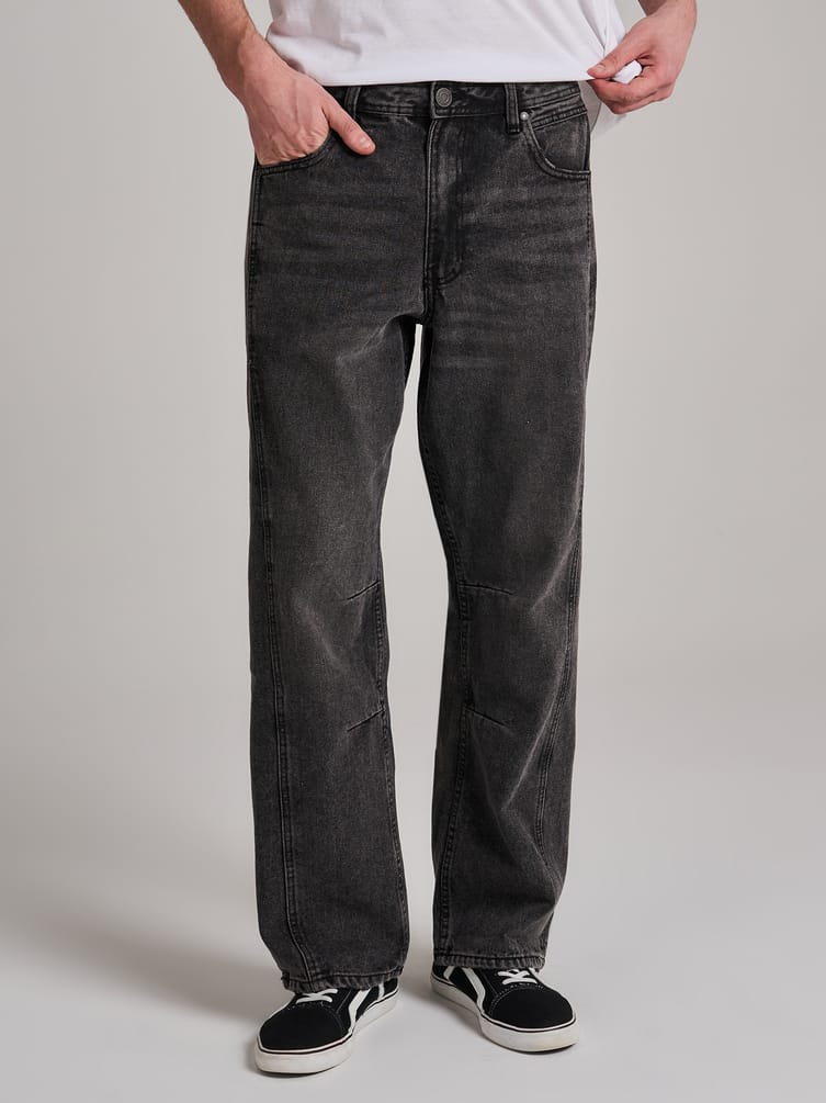 Джинсы багги с декоративным смещенным швом