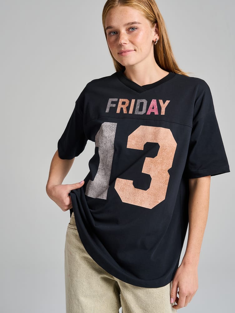 Футболка оверсайз с надписью Пятница 13