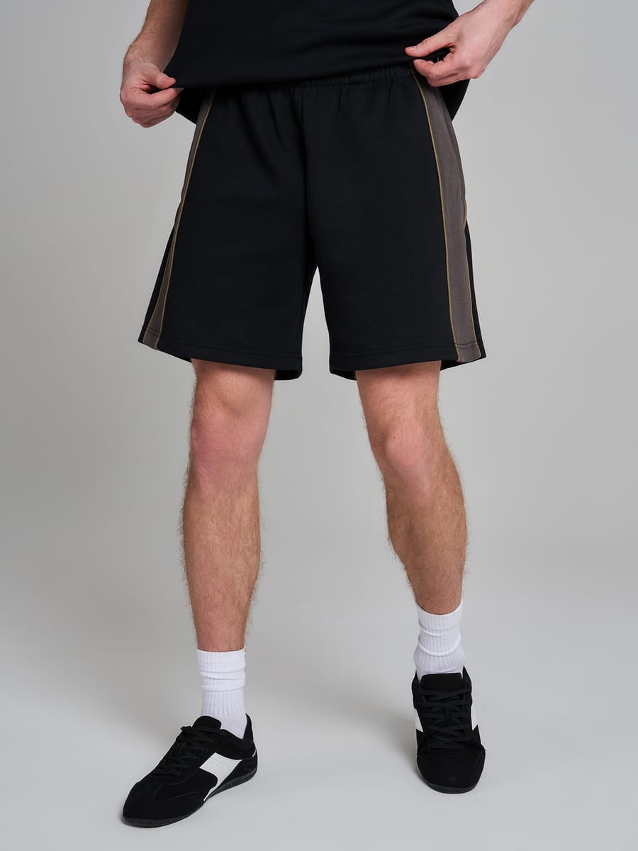 Шорты спортивные с лампасами