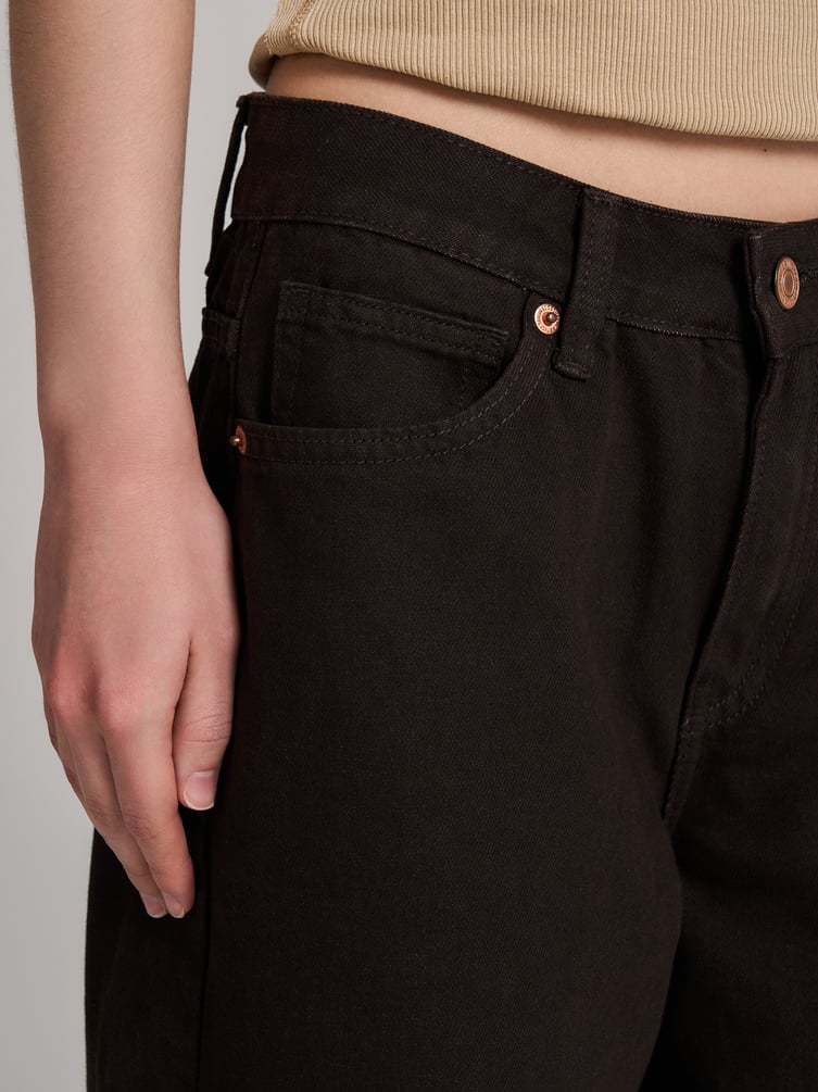 Джинсы широкие укороченные