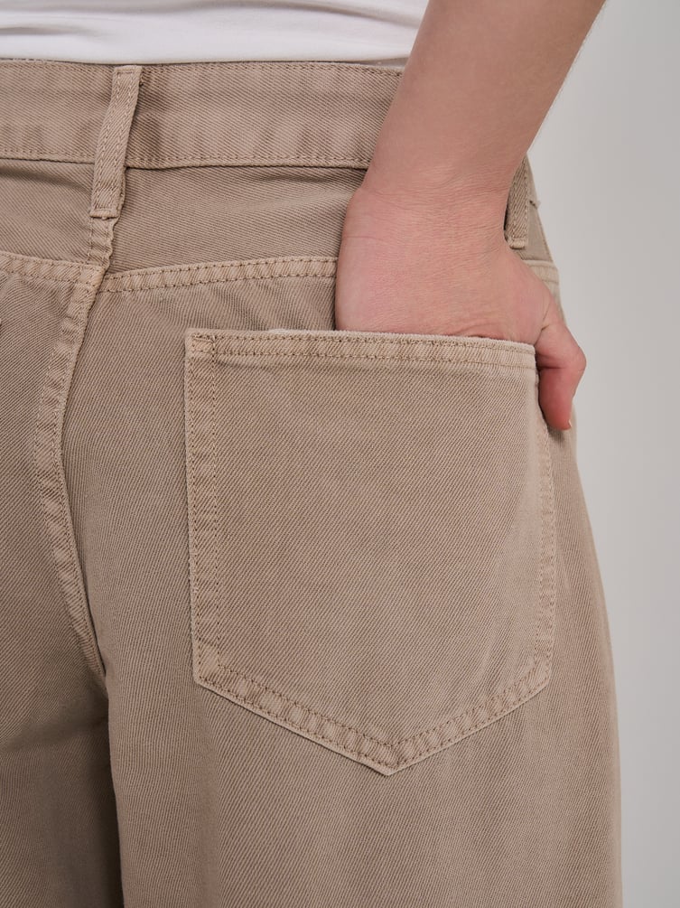 Джинсы широкие с вареным эффектом