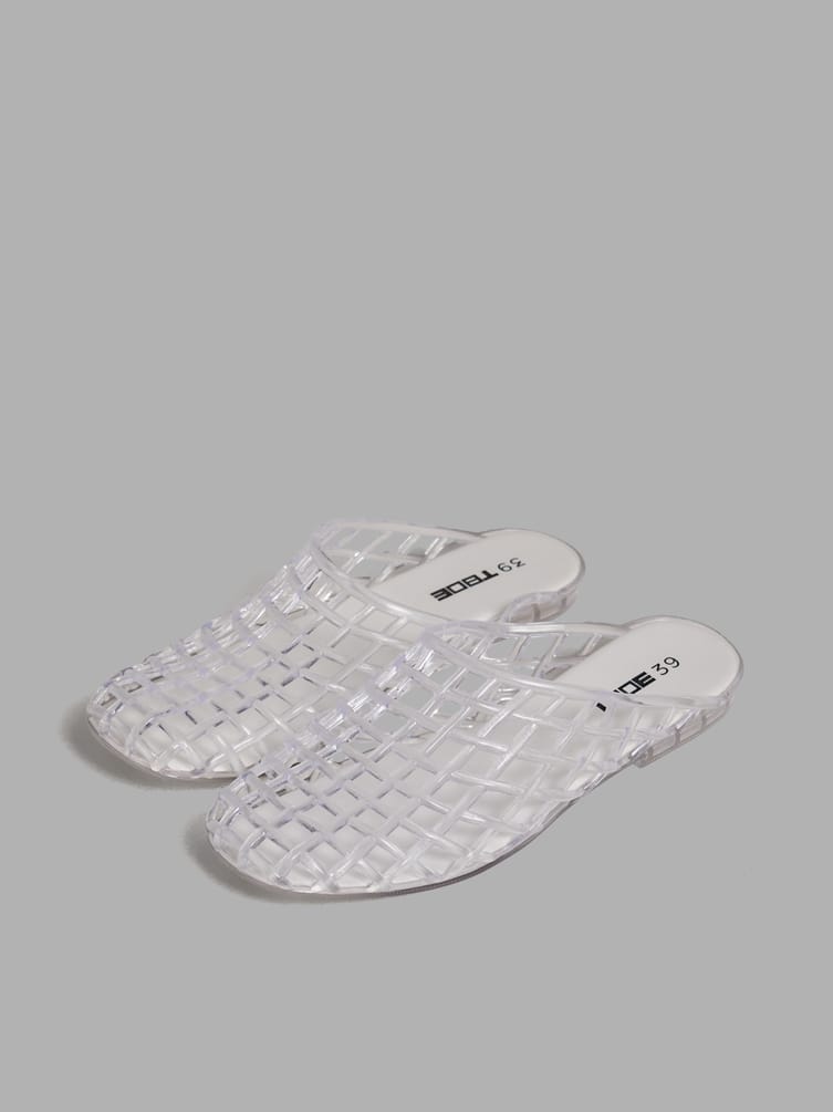 Шлепанцы с плетёным дизайном