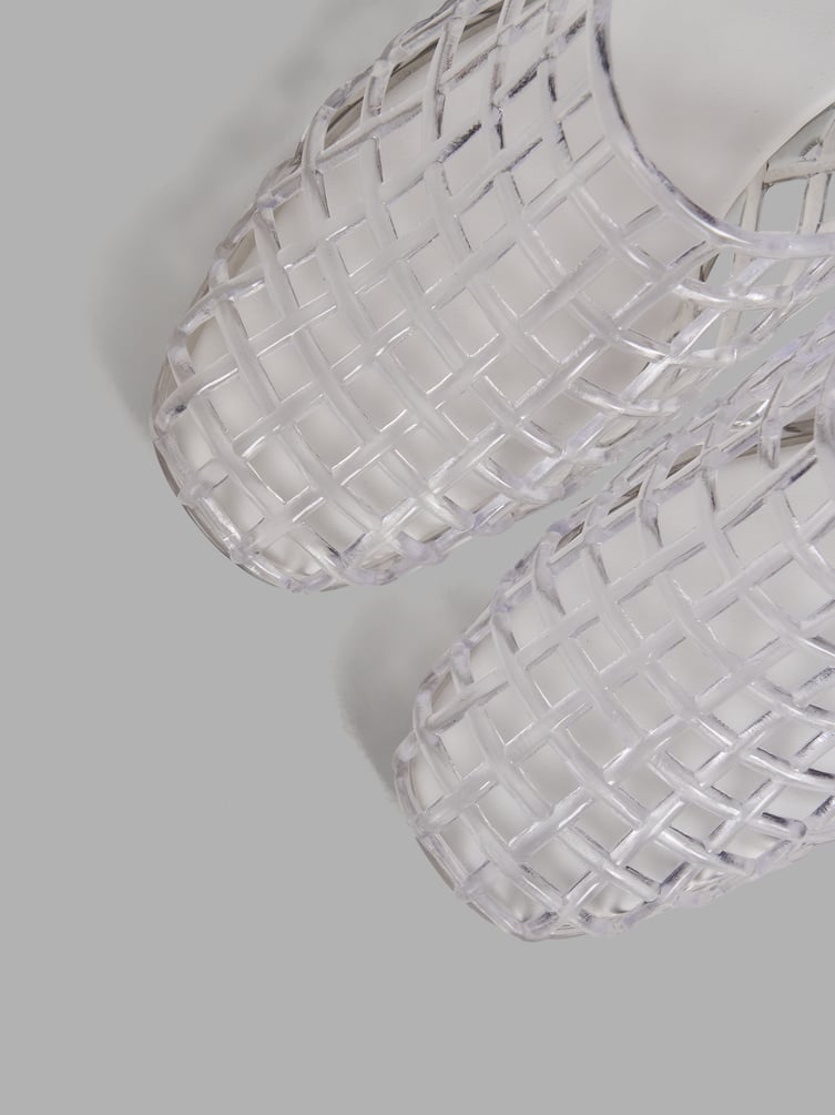 Шлепанцы с плетёным дизайном