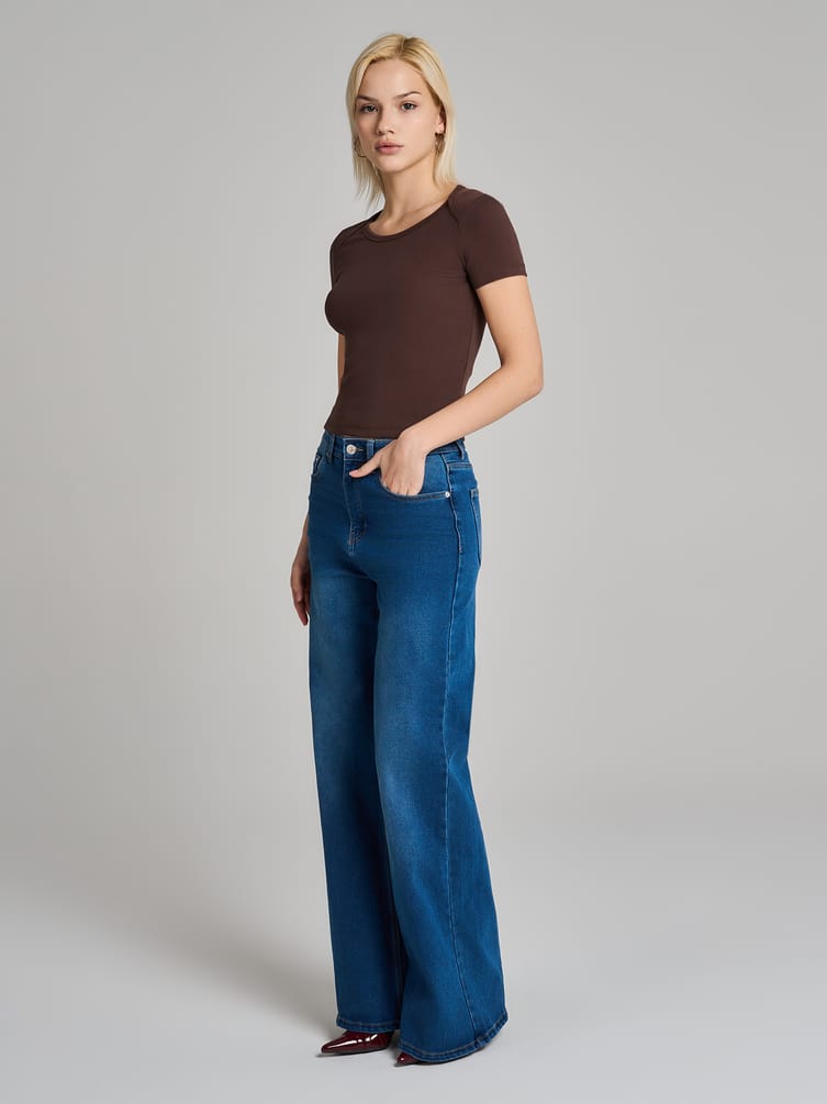 Футболка приталенная