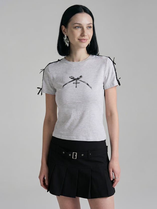 Футболка приталенная с лампасами и бантиками