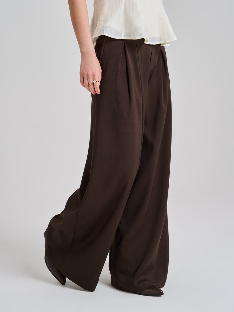 Брюки палаццо классические с защипами