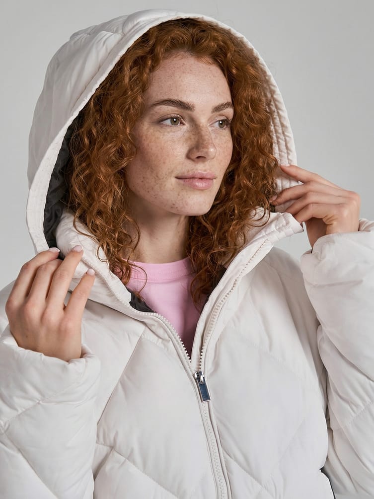 Куртка стеганая с капюшоном