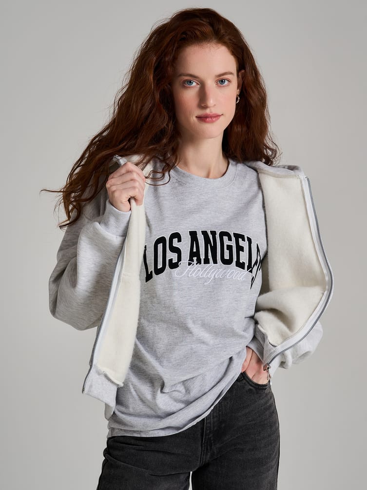 Хлопковая футболка оверсайз с вышивкой надписи