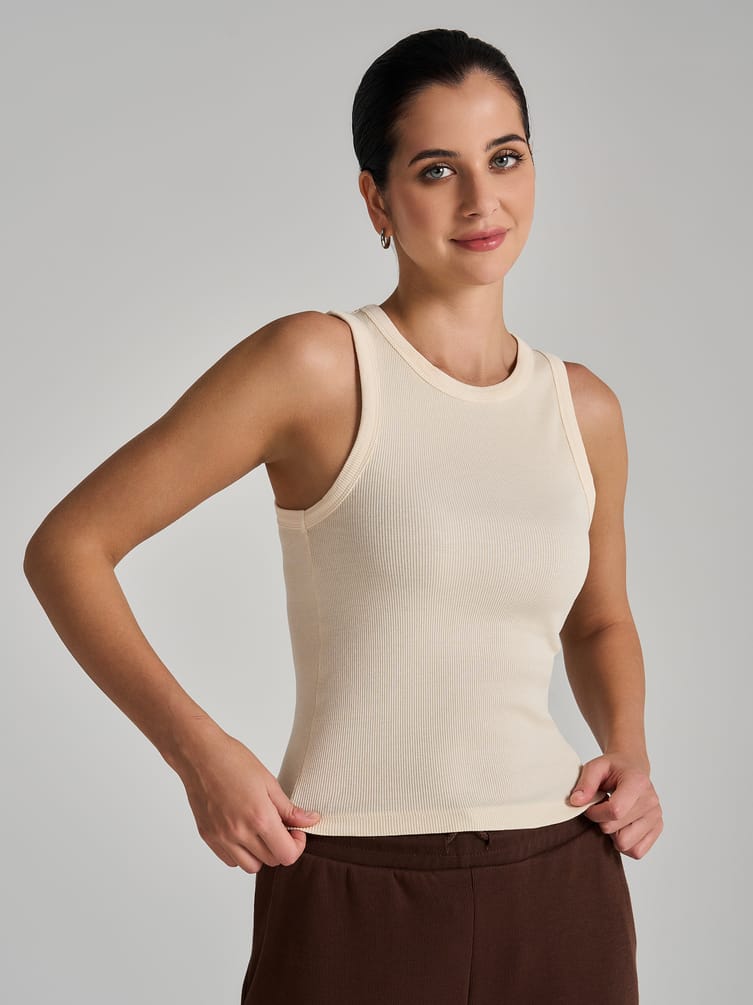 Майка на широких бретелях с вареным эффектом