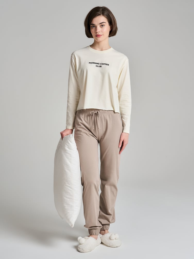 Хлопковая пижама с надписью и брюками