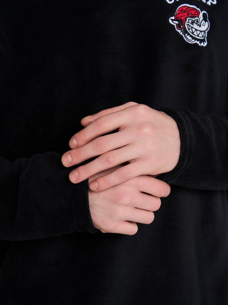 Пижама плюшевая с вышивкой и брюками