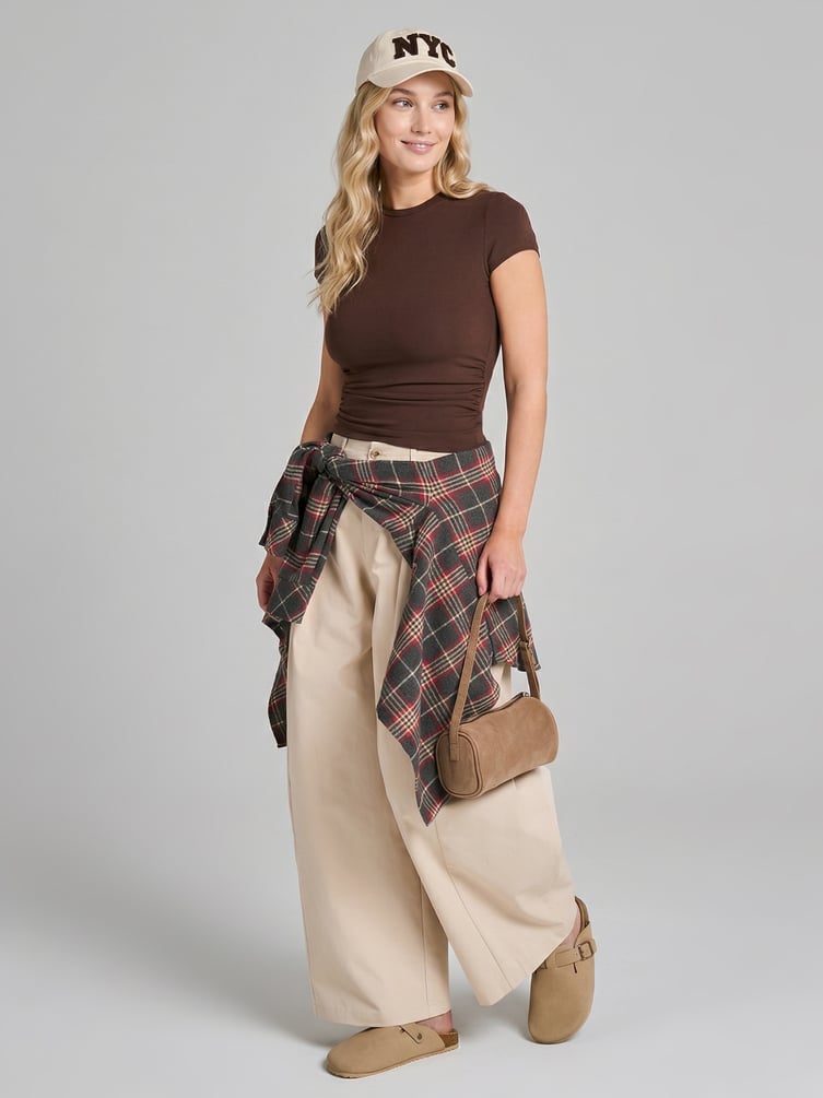 Приталенная футболка с драпировкой