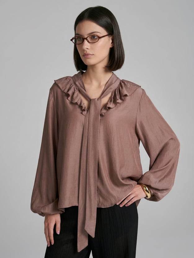 Блузка с шарфом и рюшами