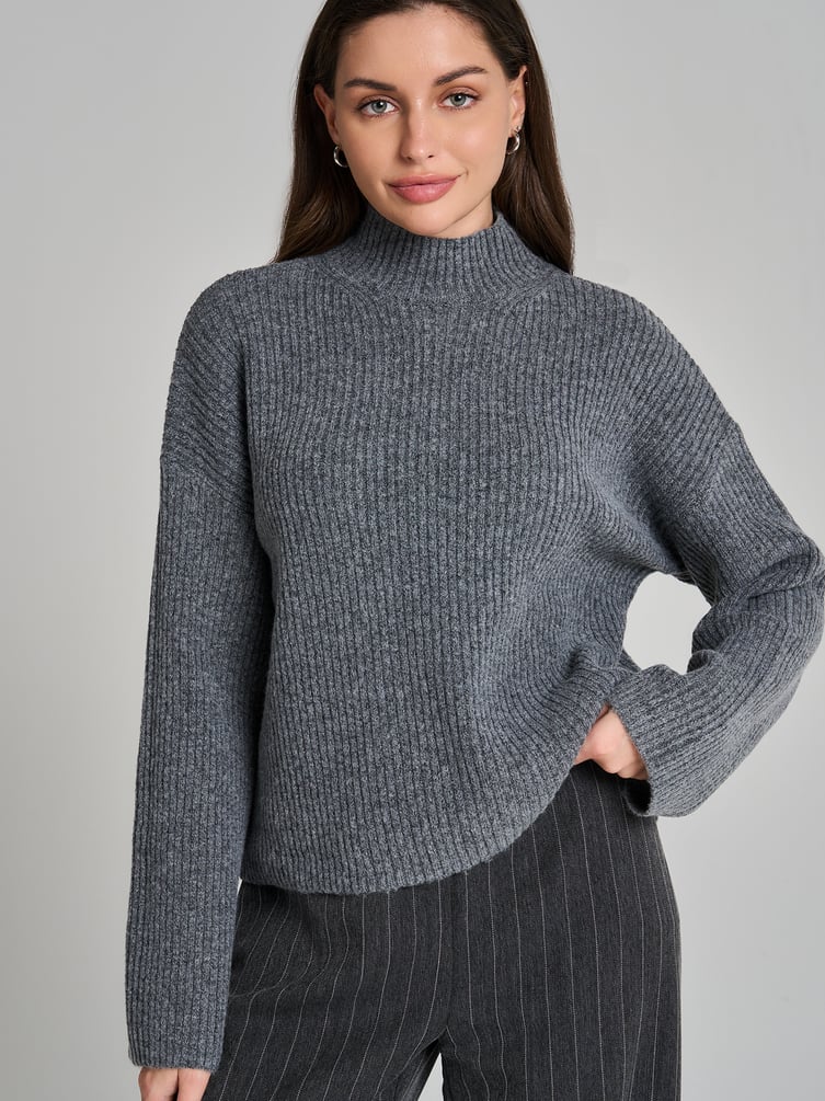 Свитер вязаный теплый