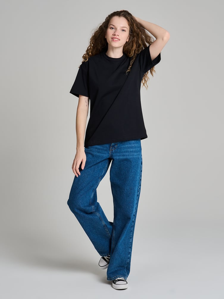 Футболка плотная с надписью на спине