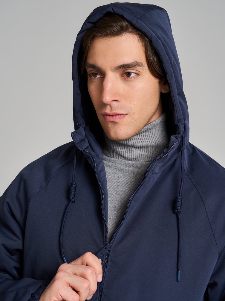 Демисезонная куртка с капюшоном