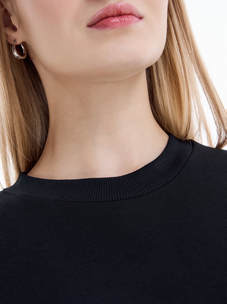 Платье-толстовка с кружевом