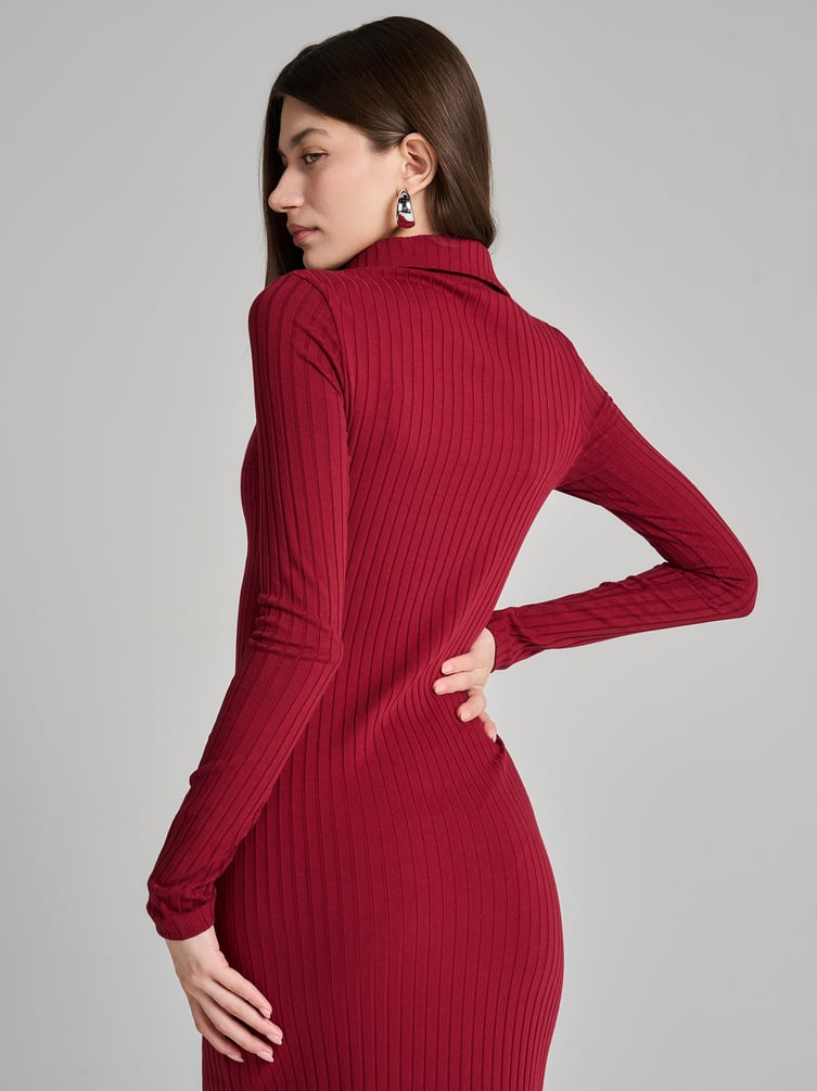 Платье офисное миди на пуговицах