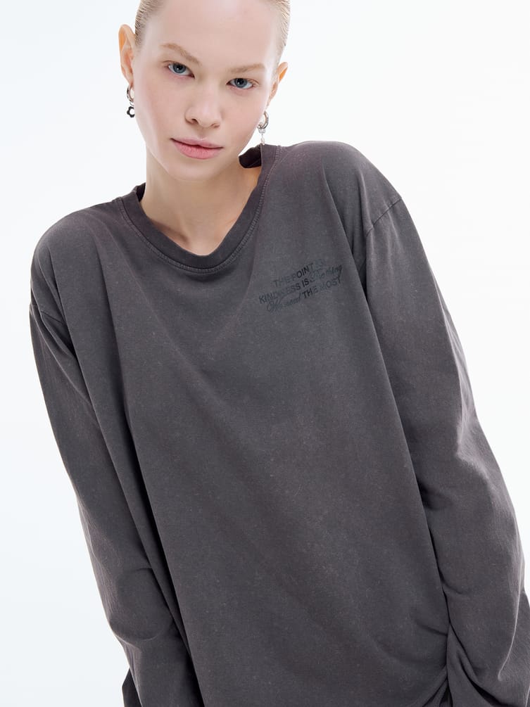 Лонгслив с вареным эффектом и надписью