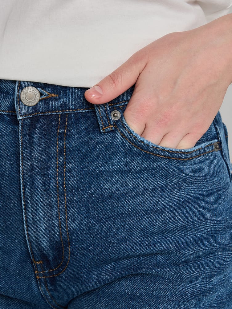 Джинсы прямые с потертостями