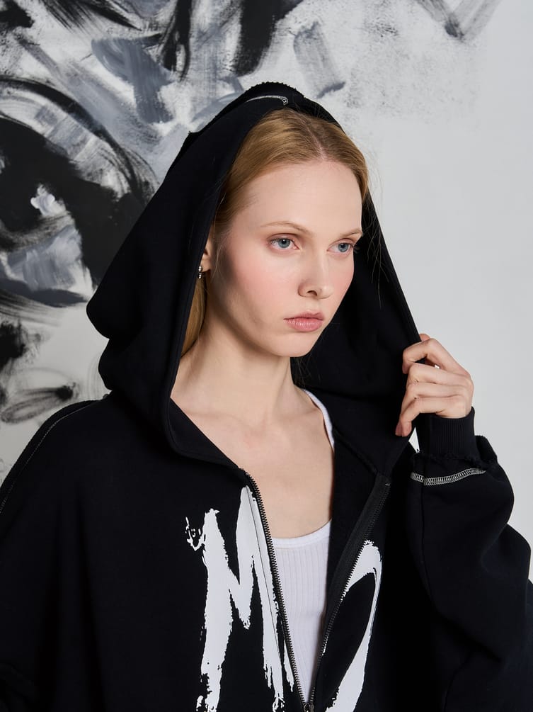 Толстовка с капюшоном и принтом Макс Борисов