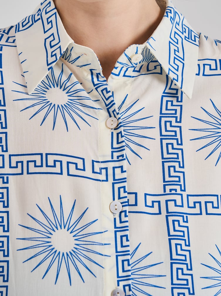 Костюм летний с рубашкой и брюками