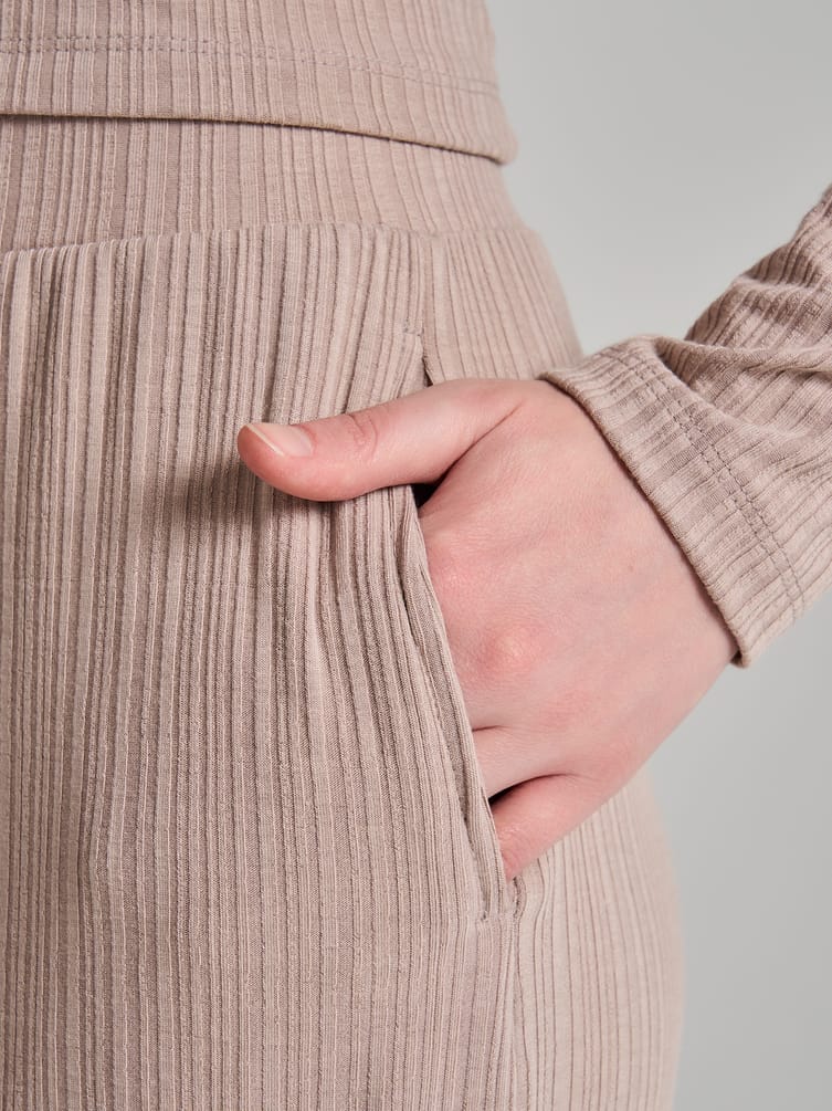 Пижама из вискозы с брюками