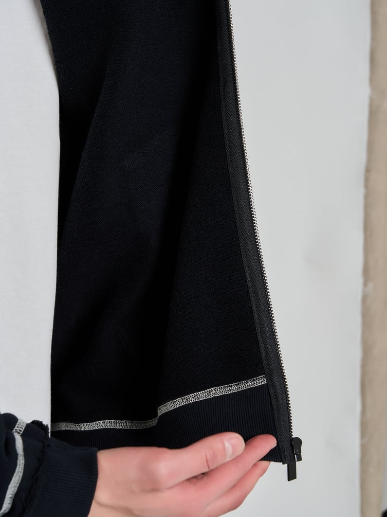 Толстовка с капюшоном и принтом Макс Борисов