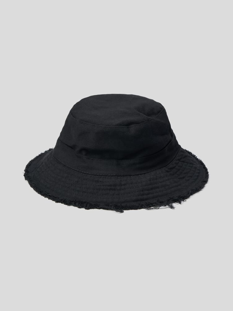 Панама с бахромой и завязками