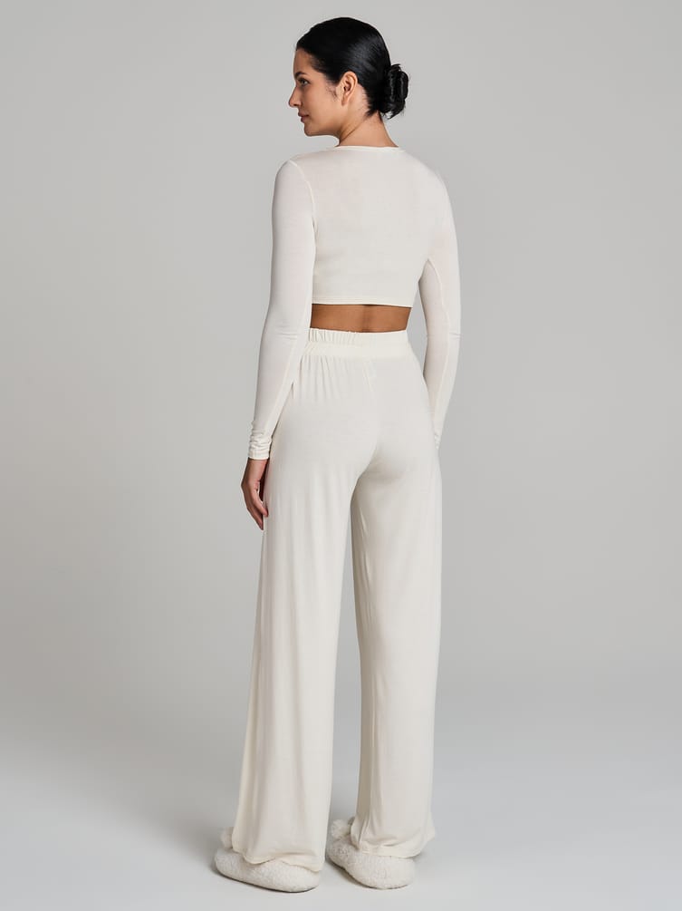 Пижама с кроп-топом и брюками