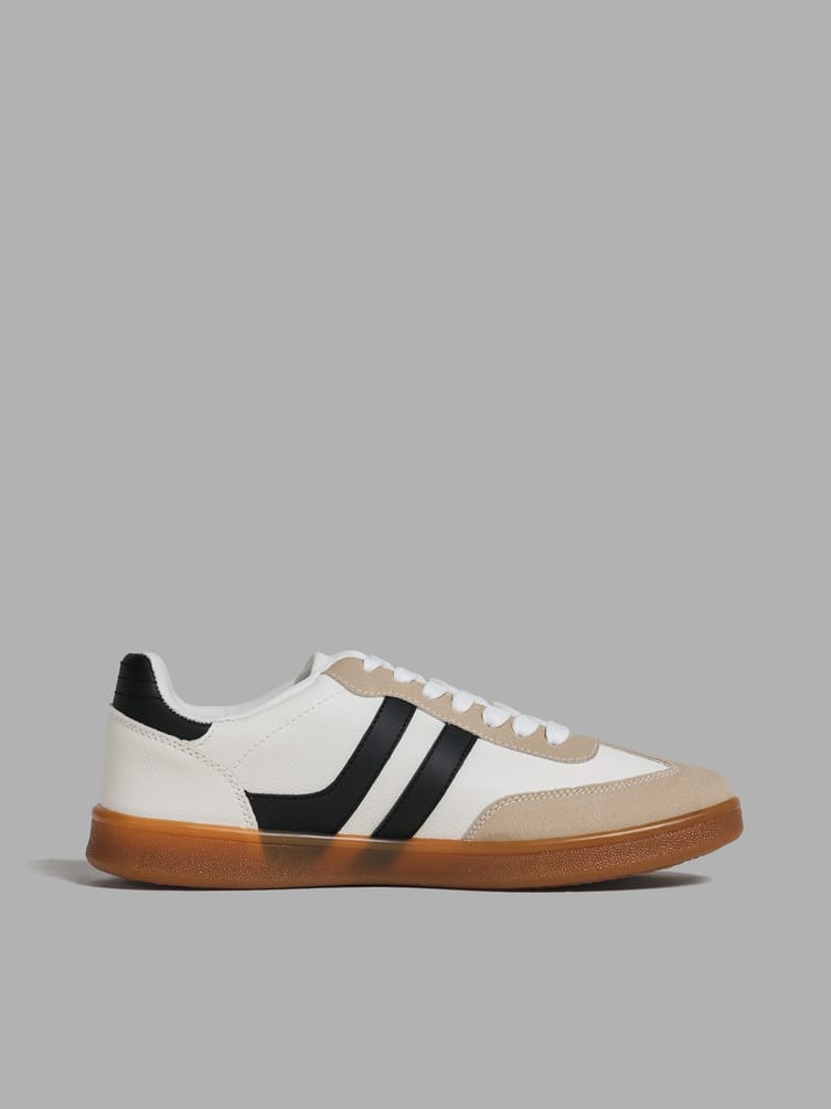 Кроссовки с полосками