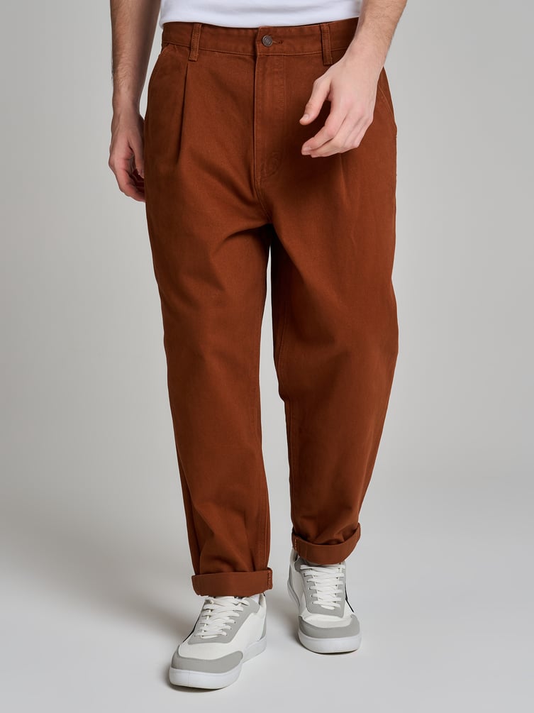 Зауженные укороченные брюки