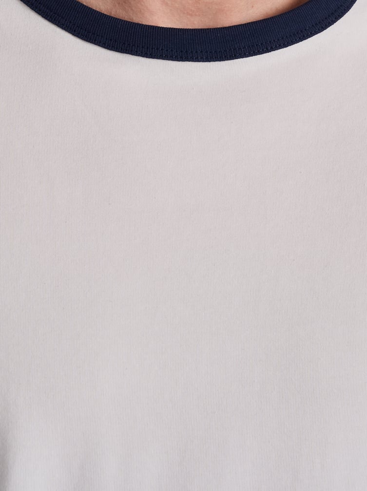 Футболка спортивная с лампасами