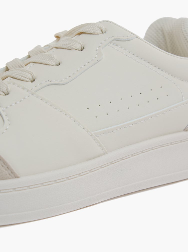 Кроссовки спортивные