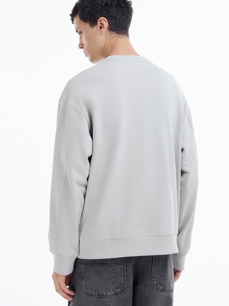 Свитшот оверсайз с вышивкой надписи